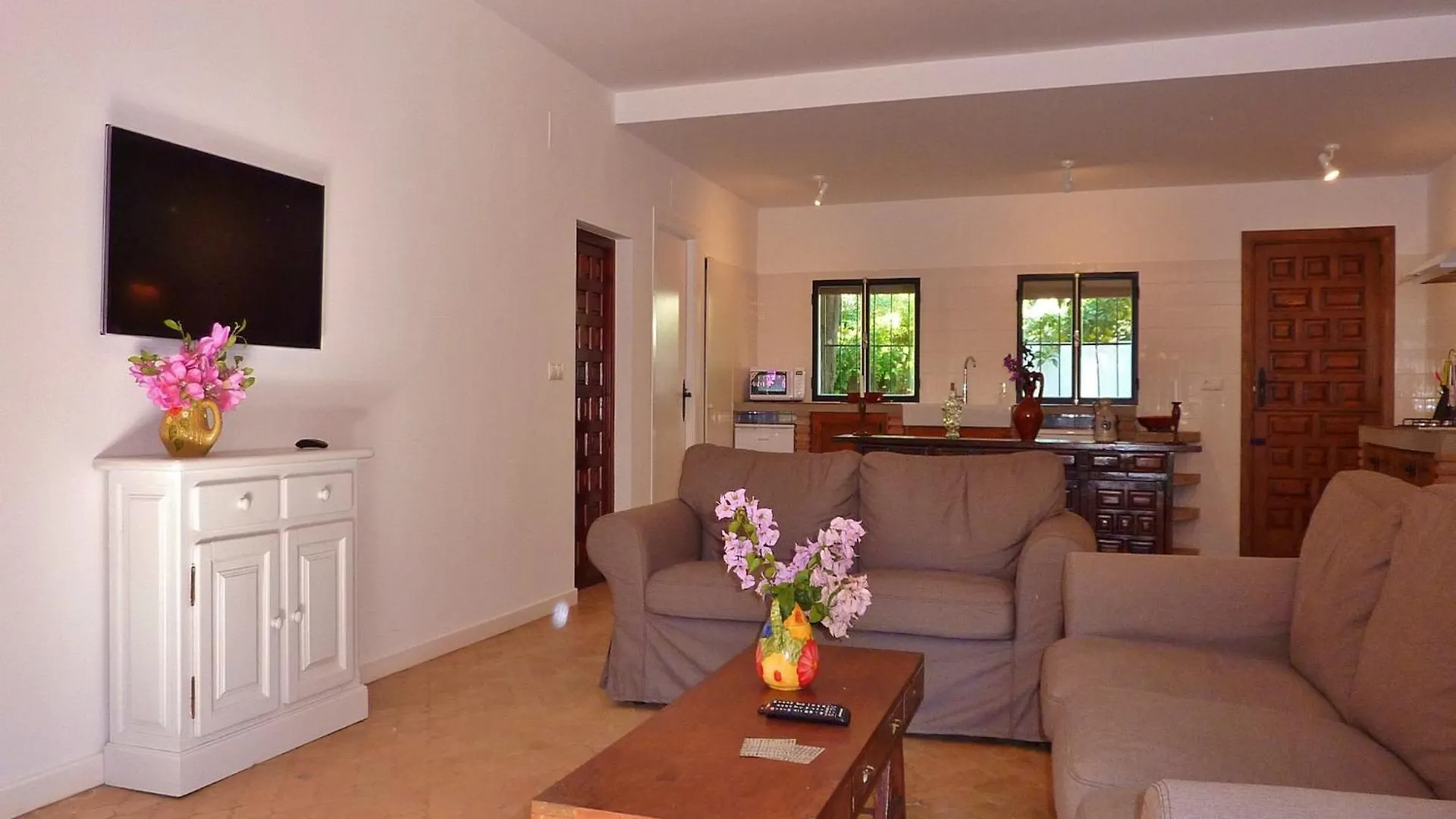 Luxurious Villa In Marbella With Swimming Pool